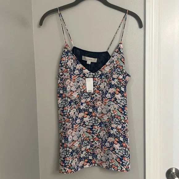 Loft pretty floral top size XS NWT❤️ - Picture 1 of 4